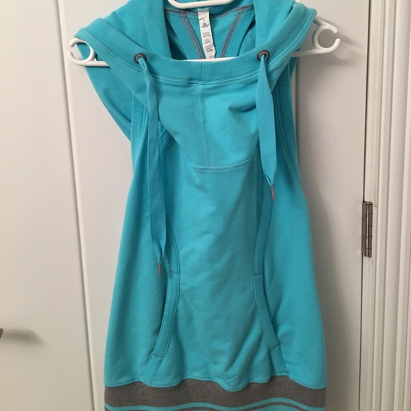 LULULEMON VEST SIZE 6